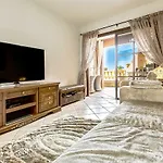 아파트 Elite Palace 아데제