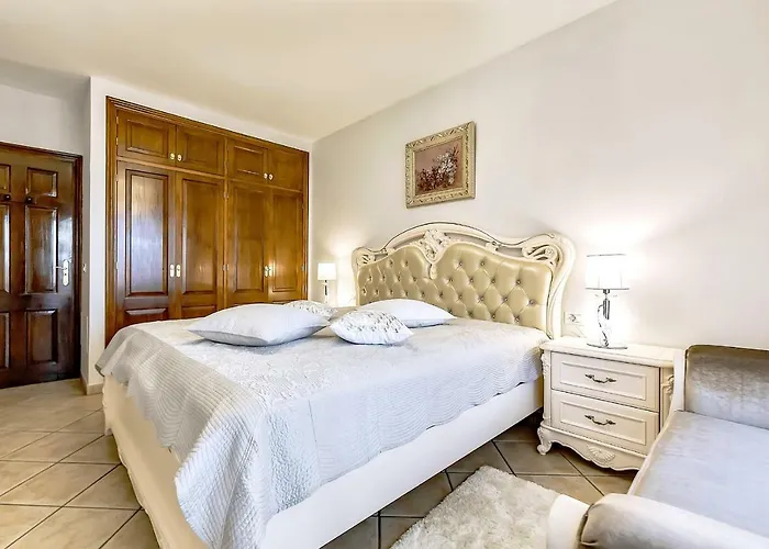 Elite Palace Апартаменти *